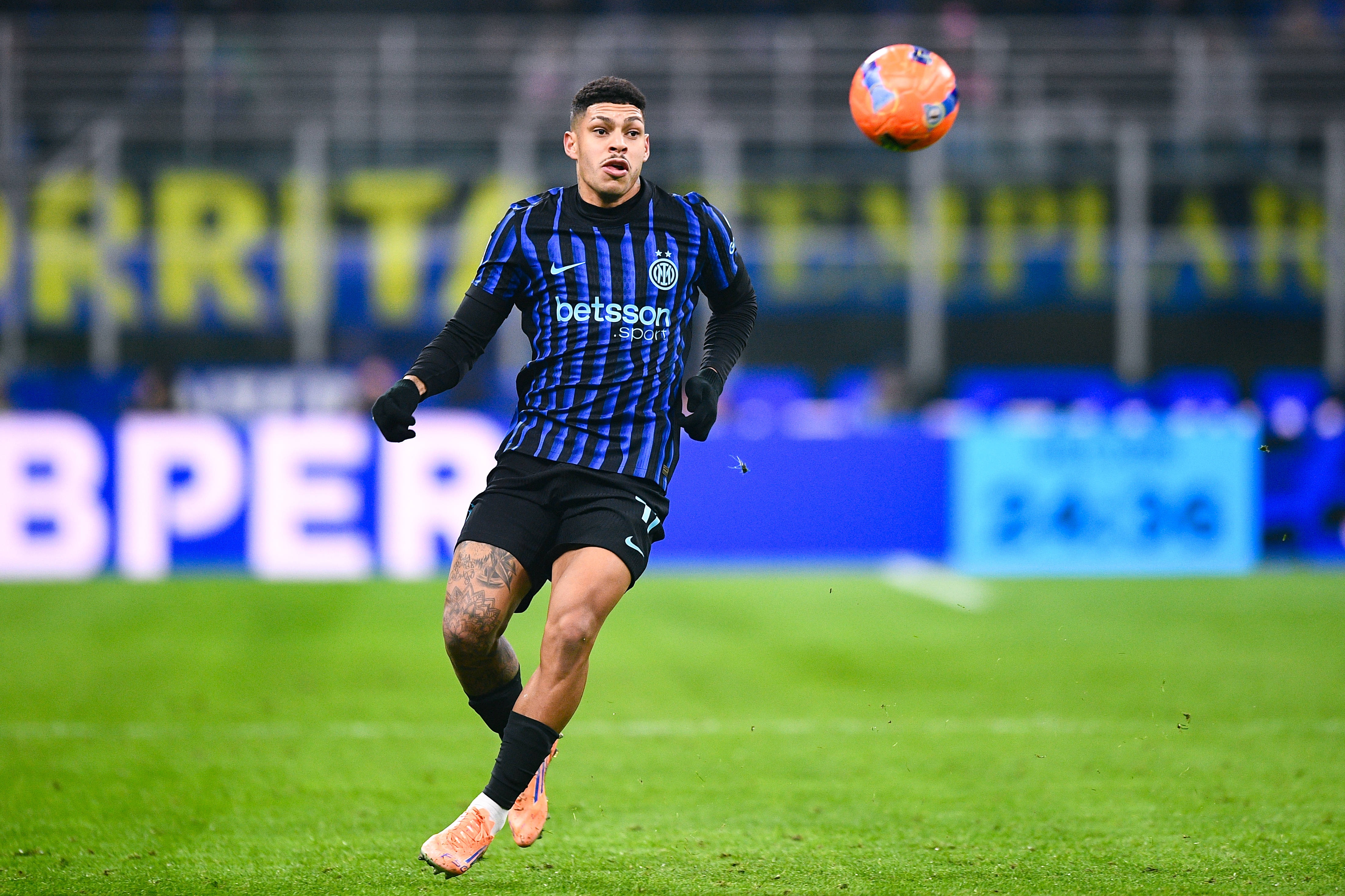 米体：恩里克踢出灾难性的表现，0-2落后他被换下后国米完成逆转