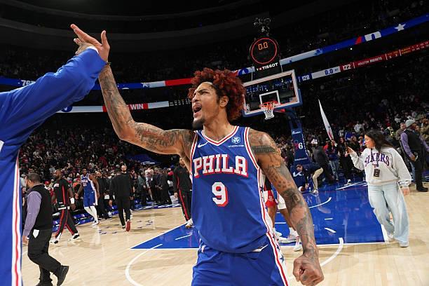 乐鱼体育-常规时间遭关键误判，乌布雷赛后秀中文：兄弟萌，正义必胜