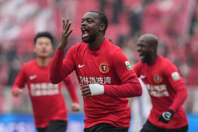 乐鱼网站-【中超】铁人2比1残阵国安两连胜 热菲尼奥斩处子球